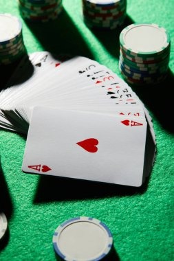 pragmatik demo mobile interface showing live football matches and casino games